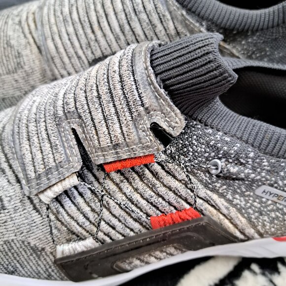 Athletic_Shoes